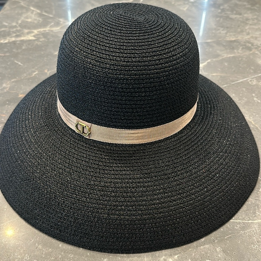 Twinset beach hat in black